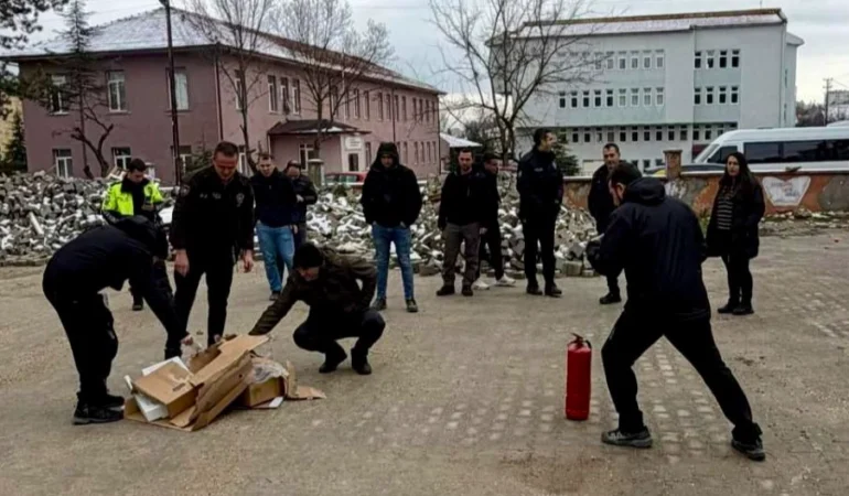 Pazaryerinde-Emniyet-Teskilatina-Afet-Farkindalik-Egitimi-featured