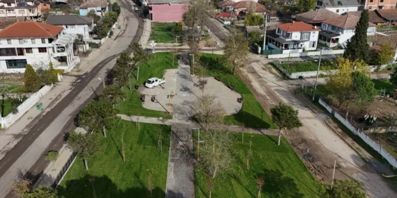 Sakaryanin-Sosyal-Alanlari-ve-Yesil-Yatirimlari-Hiz-Kesmiyor-featured