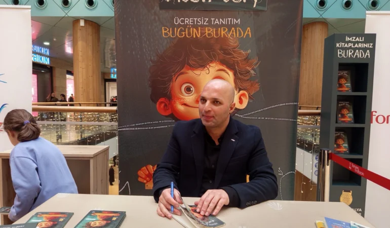 Yetkin-Albert-Mucit-Jery-ile-Trabzon8217da-Okurlariyla-Bulustu-featured