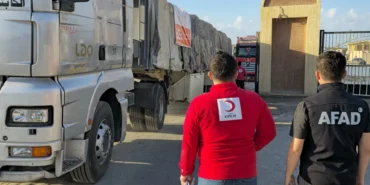 Türk Kızılayın Gazze için hazırladığı gıda ve yardım malzemeleri taşıyan tırlar Refah sınır kapısına doğru hareket etti
