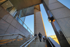 "AB bankaları ABD'li büyük teknoloji şirketlerine bağımlılıklarını azaltmalı"