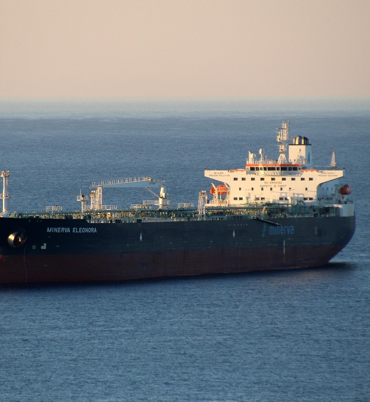 ABD'nin Rus bayraklı tankeri operasyonuna İngiltere destek verdi