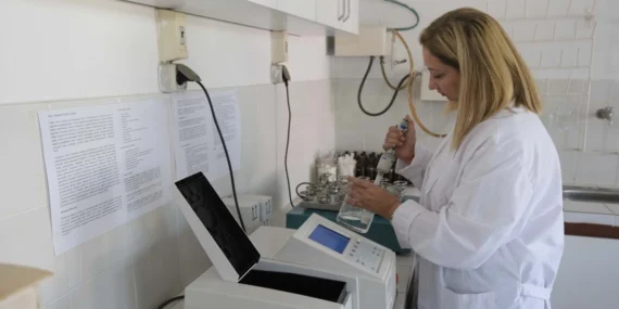 Adana Büyükşehir’den üreticiye analiz hizmeti