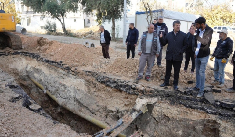Adıyaman’da Arzum Kent Caddesi’nin altyapısı baştan sona yenileniyor  - Videolu Haber