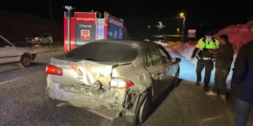 Adıyaman'da iki otomobilin çarpıştığı kazada 2 kişi yaralandı