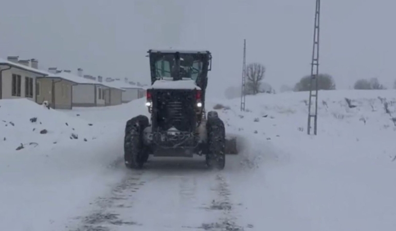 Adıyaman İl Özel İdaresi karla mücadele çalışmalarını sürdürüyor
