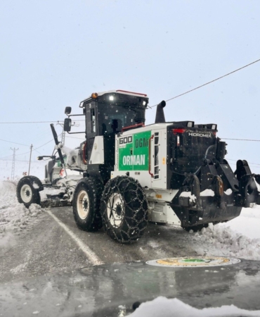 Adıyaman’ın Gölbaşı İlçesinde Karla Mücadele Aralıksız Sürdürülüyor