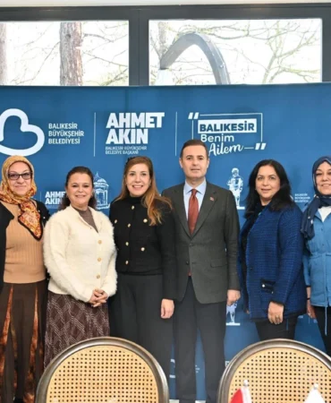 Ahmet Akın'dan 'kadın muhtar' vurgusu