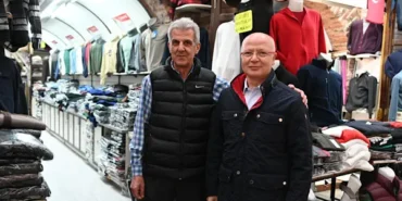 AK Parti Bursa İl Başkanı Davut Gürkan, çarşı esnafıyla buluştu