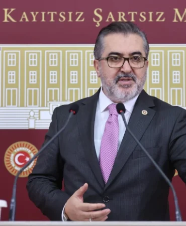 AK Parti'li Adem Yıldırım'dan İBB eleştirisi