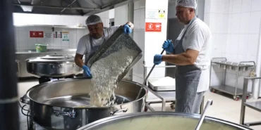 Alanya Aşevi, İhtiyaç Sahiplerine Günde İki Öğün Sıcak Yemek Sağlıyor