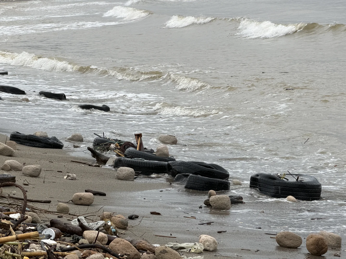 Alanya'da yağış hayatı olumsuz etkiledi