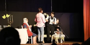 Alayına Makara Tiyatrosu Bayındır’da Gülmekten Kırdı Geçirdi