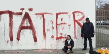 Almanya'da Filistin destekçileri Başbakanlık binasına kırmızı boyayla "failler" yazdı