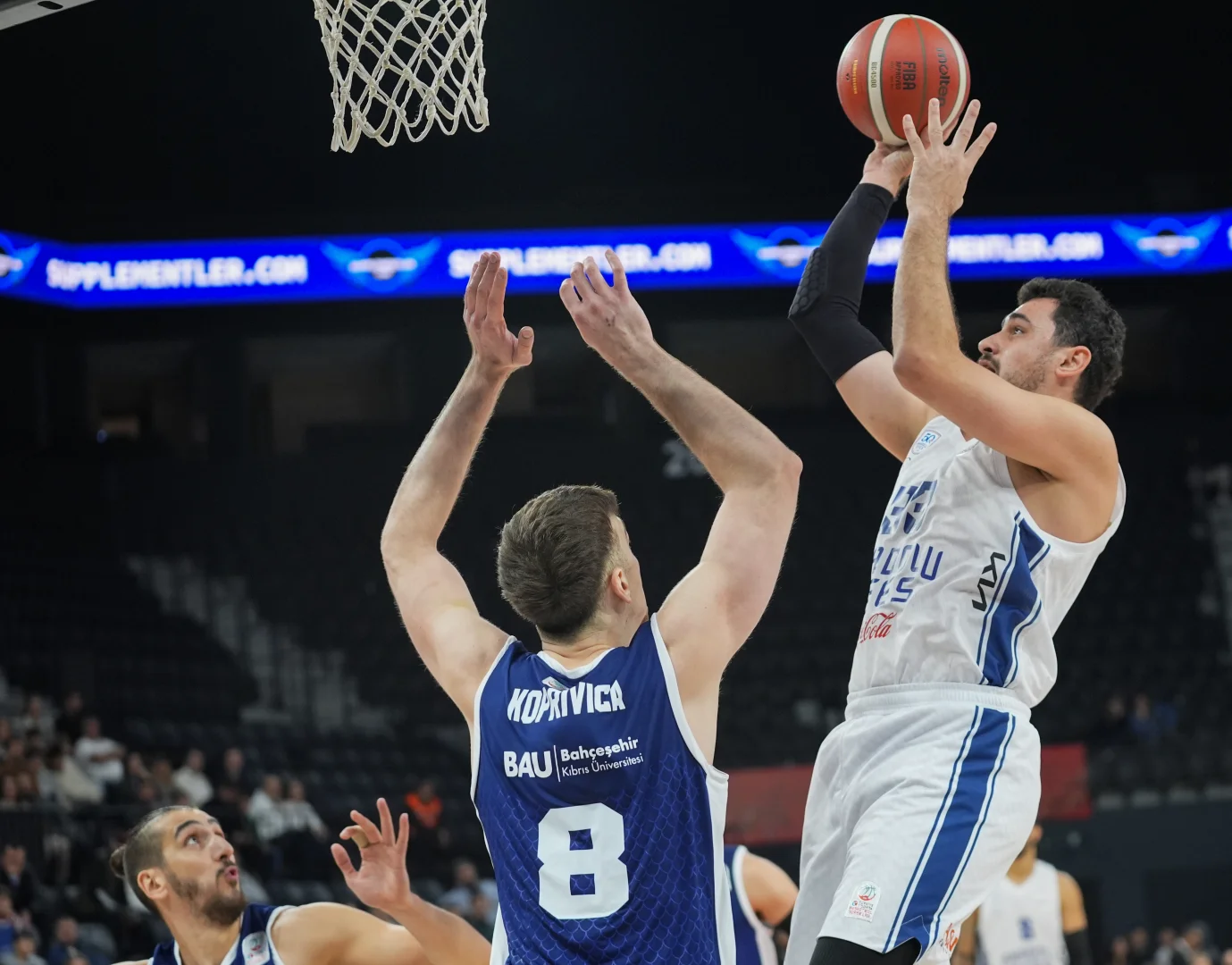 Anadolu Efes - Bahçeşehir Koleji