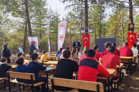 Ankara'da sınıf bir günlüğüne ormana taşındı