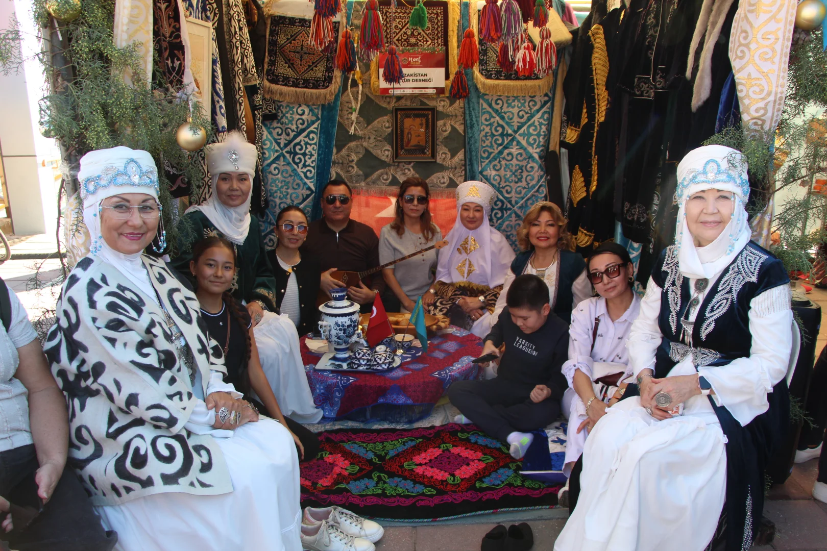 Antalya'da "15. Uluslararası Yeni Yıl Pazarı" açıldı