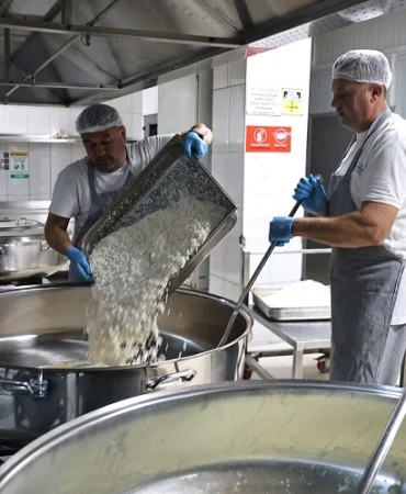 Antaya Alanya Aşevi’nden günde 2 öğün sıcak yemek