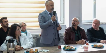 Arena Eğitim Kurumları'ndan Prof. Dr. Ahmet Cevizci'ye anlamlı vefa