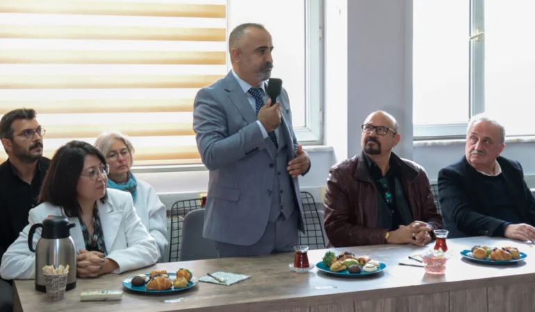 Arena Eğitim Kurumları'ndan Prof. Dr. Ahmet Cevizci'ye anlamlı vefa