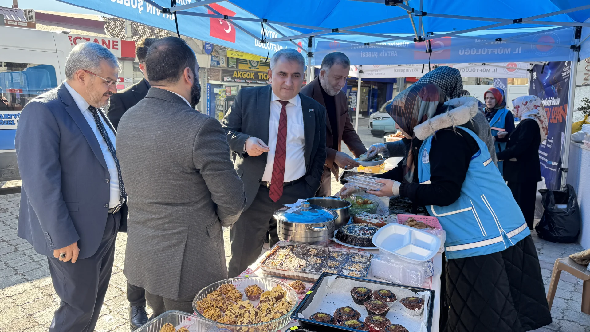 Artvin'de Gazze için "Hayır Çarşısı" kuruldu