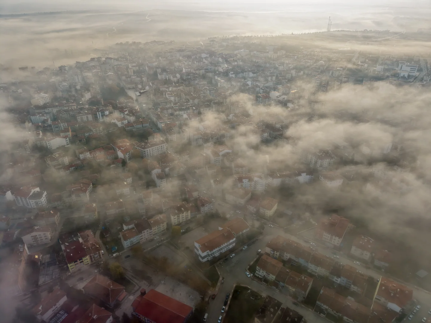 Atatürk'ün talimatıyla planlanan Taşköprü ilçesi yoğun sis altında görüntülendi