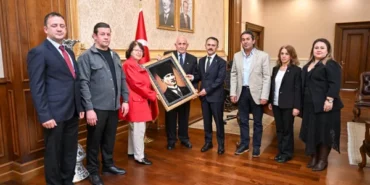 Atatürkçü Düşünce Derneği Kocaeli ve İzmit şubelerinden, Vali Aktaş’a ziyaret