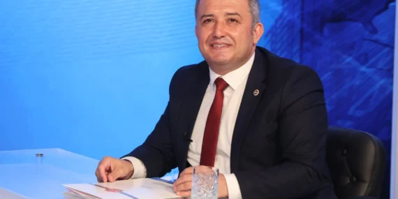 Bağımsız Milletvekili İsa Mesih Şahin yeniden AK Parti'ye katıldı