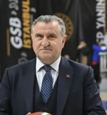 Bakan Bak, Arda Kırcaali belgeselinin gösterimine katıldı