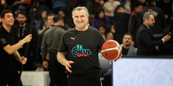 Bakan Bak: Milli sporcularımızı gönülden kutluyorum