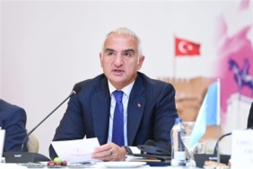 Bakan Ersoy, 2025 Yılı Türk Diline Hizmet Ödülleri Takdim Töreni'ne katıldı