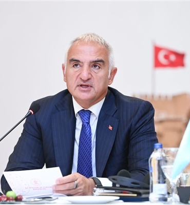 Bakan Ersoy, 2025 Yılı Türk Diline Hizmet Ödülleri Takdim Töreni'ne katıldı