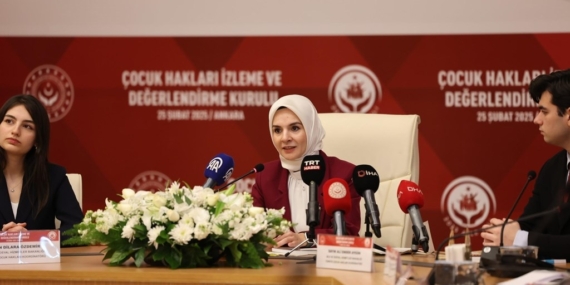 Bakan Göktaş duyurdu: ’15 yaş altına sosyal medya düzenlemesi Meclis’e sunulacak’