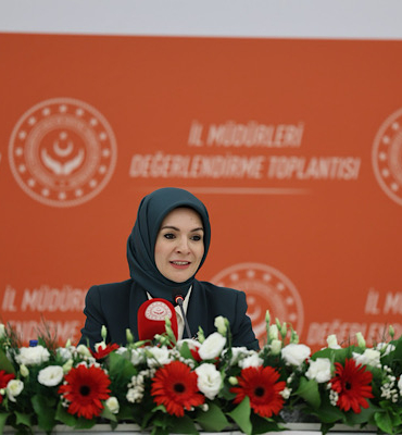 Bakan Göktaş: İşlenen her bir motifte güçlü kadınların emeğini görüyoruz