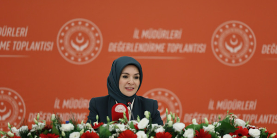 Bakan Göktaş: İşlenen her bir motifte güçlü kadınların emeğini görüyoruz