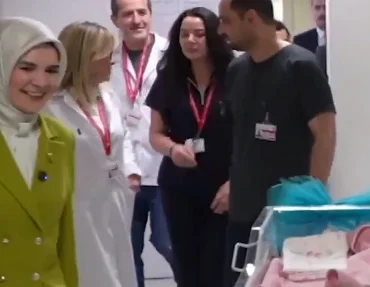 Bakan Göktaş'tan doğum yapan annelere 'yeni yıl' ziyareti