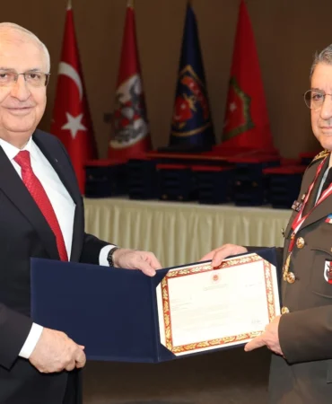 Bakan Güler'den TSK'ya övgü, teröre net uyarı