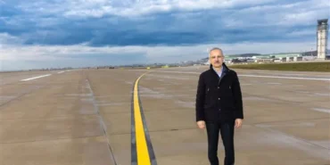 Bakan Uraloğlu’ndan şehit pilot Cüneyt Kandemir’in kabrine ziyaret