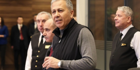 Bakan Yerlikaya açıkladı: ‘4 il merkezli silah operasyonunda 202 şüpheli yakalandı’  – Videolu Haber
