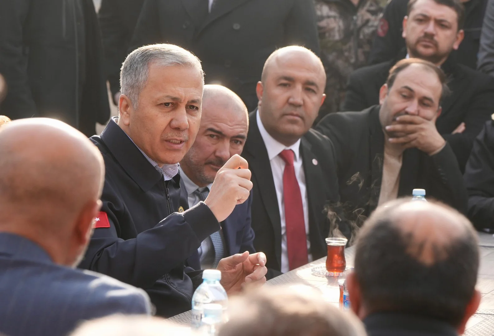 Bakan Yerlikaya'dan Şaşmaz Esnaf ve Çalışanları Yardımlaşma Derneğine ziyaret