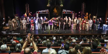 Bakırköy Belediye Tiyatrolarının "Eşeğin Gölgesi" oyununun galası yapıldı