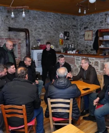 Balıkesir'de Başkan Ergin’den Küçükköy ve Sarımsaklı’da esnaf ziyareti