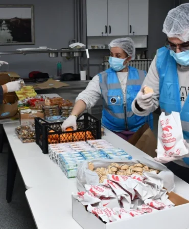 Balıkesir’de çocuklara beslenme desteği sürüyor