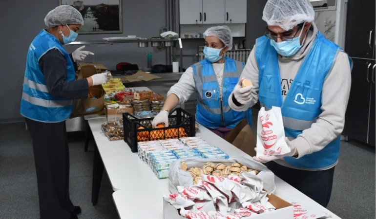 Balıkesir’de çocuklara beslenme desteği sürüyor