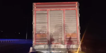 Balıkesir'de tıra çarpan otomobilin sürücüsü öldü