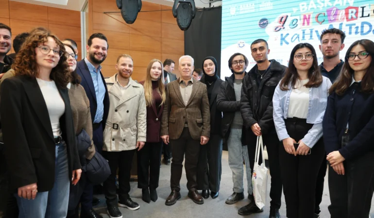 Başkan Bozbey gençlerle kahvaltıda buluştu