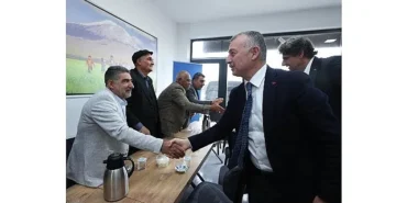 Başkan Büyükakın, Ağrılılarla bir araya geldi