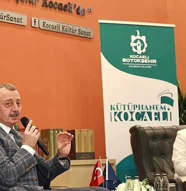 Başkan Büyükakın yeni yılı gençlerle karşıladı