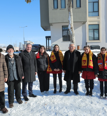 Başkan Büyükkılıç, Hacılar’da vatandaşlarla buluştu
