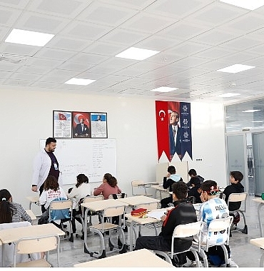 Başkan Çerçioğlu’nun Destekleriyle Her Yaştan Vatandaş İngilizce Öğreniyor